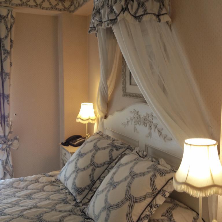 Hostellerie Du Prieure Saint-Prix  Экстерьер фото