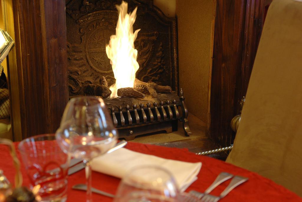 Hostellerie Du Prieure Saint-Prix  Экстерьер фото